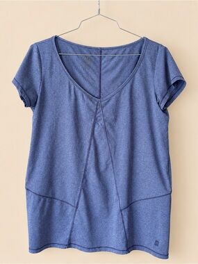 Granola Girl MEC Dry Fit Hiking Tee L